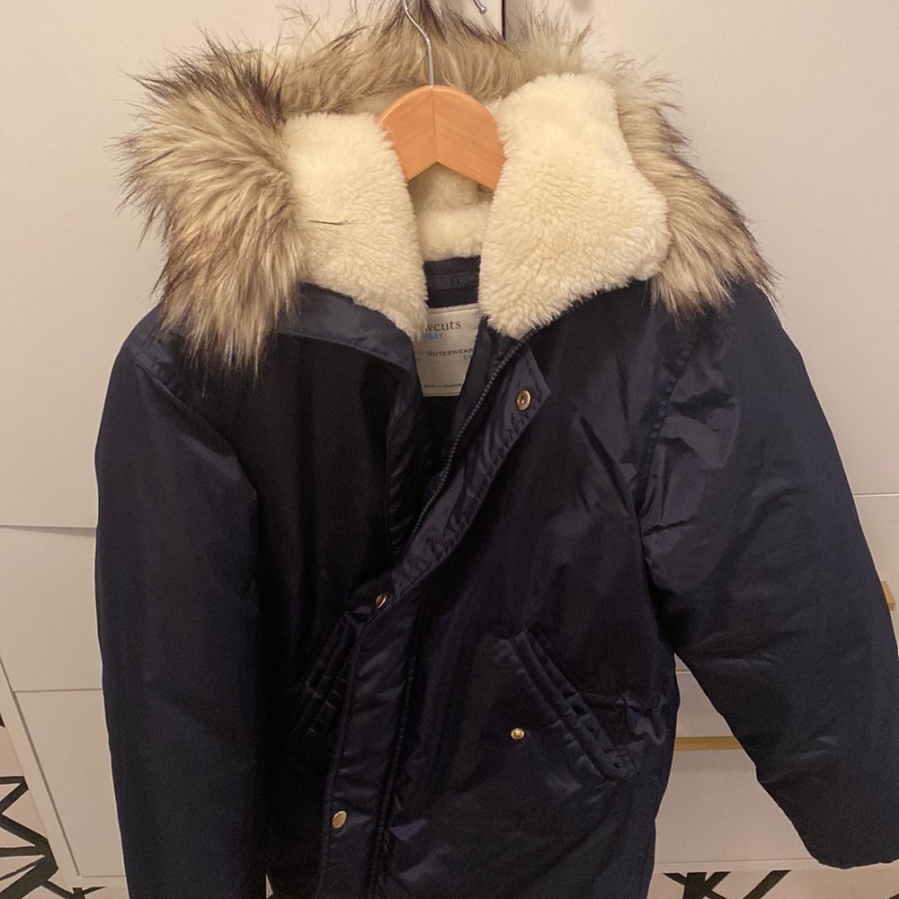 Crewcuts kids winter parka with faux fur collar on hood. Navy size 14
